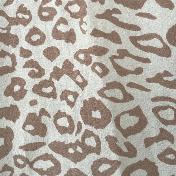 Pure Collection Women’s Silk Leopard Print Button Down Blouse Size 4 - Picture 3 of 7